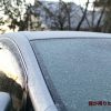 冬の時期の苦労する車のガラスの霜取り・防止方法